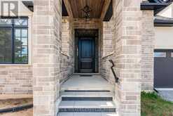 727 WARNER ROAD | Niagara-on-the-Lake Ontario | Slide Image Three