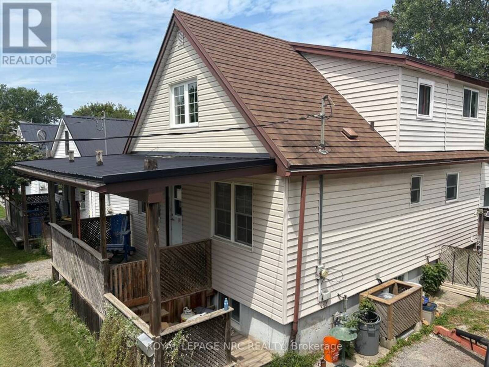 42 CUMMING STREET, St. Catharines, Ontario L2S 1H9