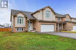 7833 OLDFIELD ROAD | Niagara Falls Ontario | Slide Image Two