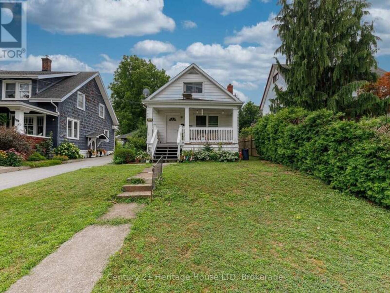 182 BERTIE STREET, Fort Erie, Ontario L2A 1Z1