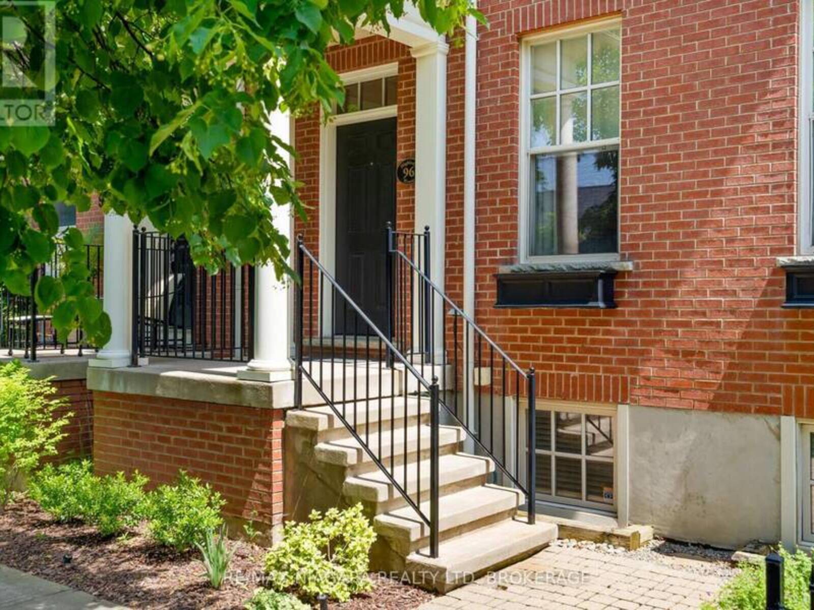 96 GARRISON VILLAGE DRIVE, Niagara-on-the-Lake, Ontario L0S 1J0