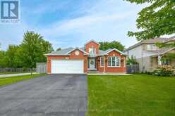 18 LORETTA DRIVE | Niagara-on-the-Lake Ontario | Slide Image Three