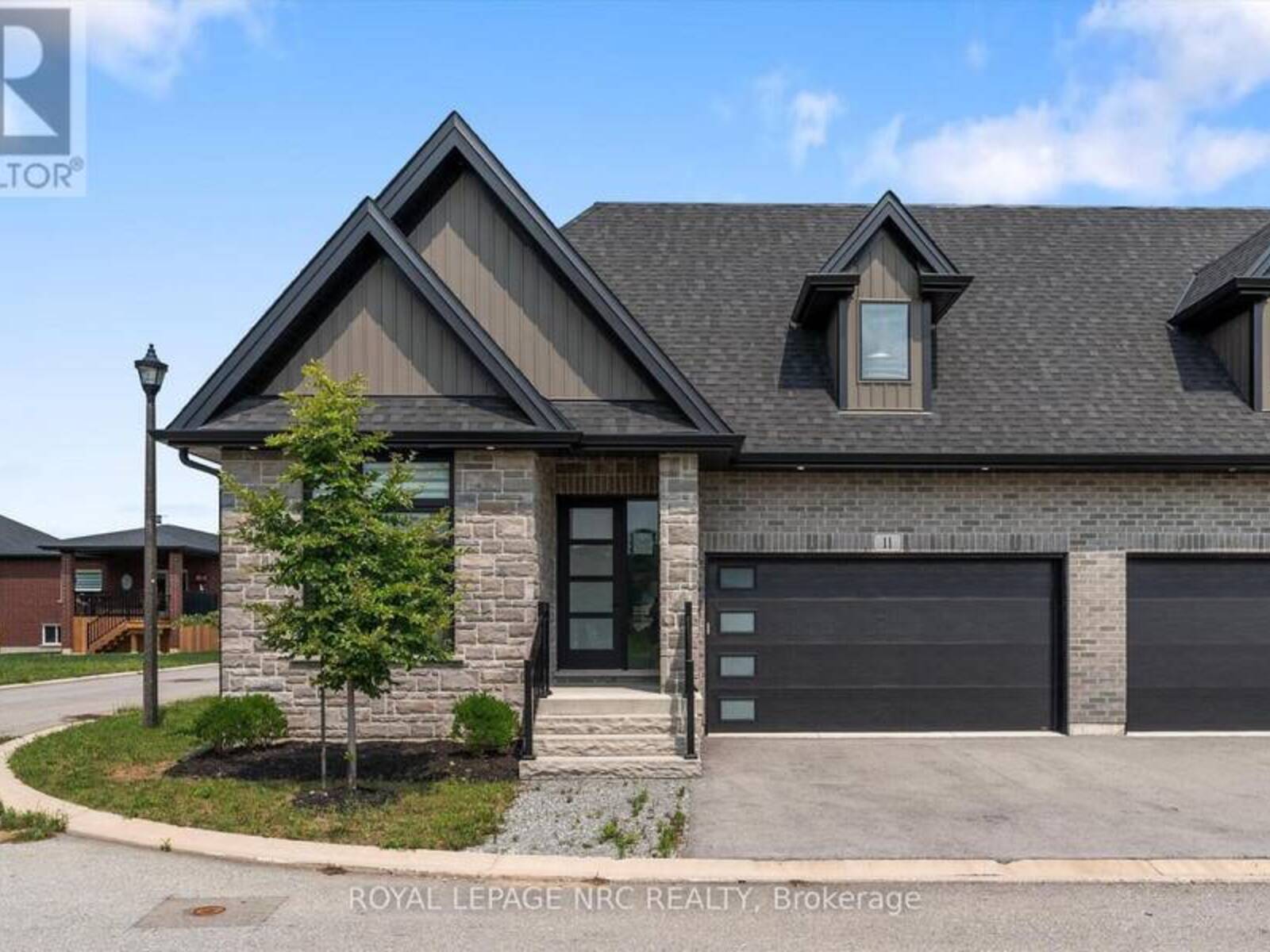 11 PRIMROSE STREET, Fonthill, Ontario L3E 0H1