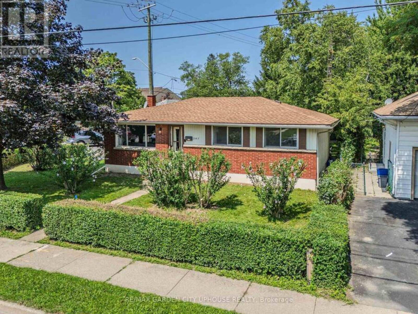 347 LINWELL ROAD, St. Catharines, Ontario L2M 2P1