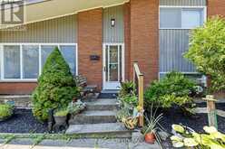 8 CULLEN DRIVE | St. Catharines Ontario | Slide Image Four