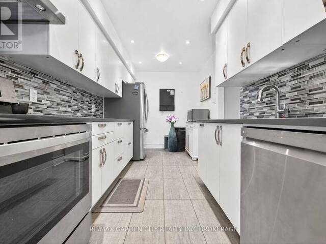 8 - 3008 PALMER DRIVE Burlington Ontario, L7M 1L2 - 4 Bedrooms Condo For Sale
