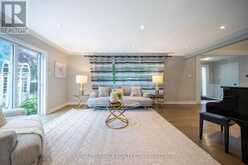 2 AITKEN CIRCLE | Markham Ontario | Slide Image Ten