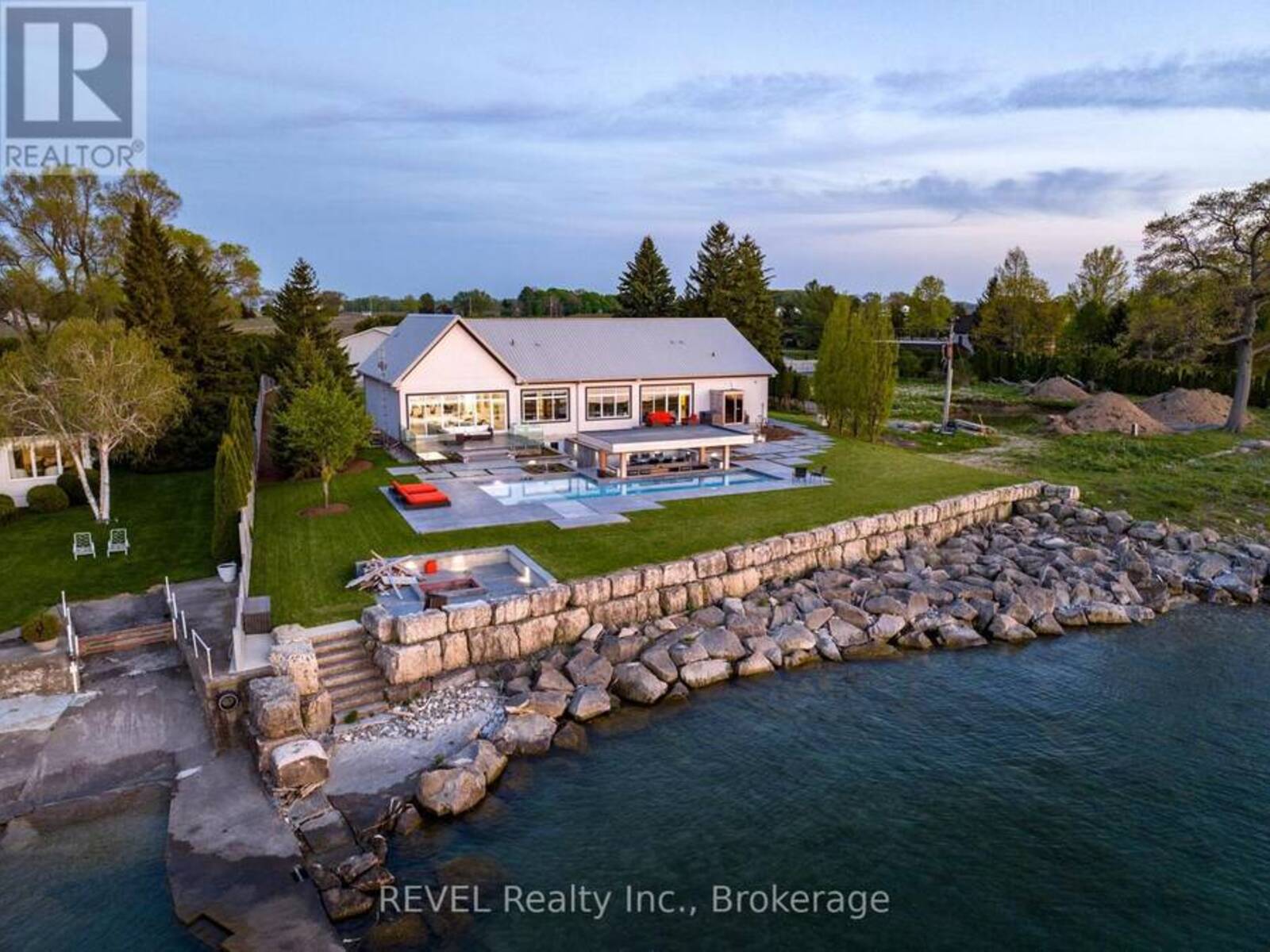 4 FIRELANE 4B, Niagara-on-the-Lake, Ontario L0S 1J0
