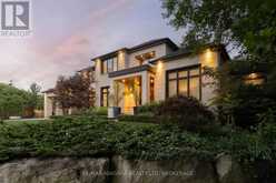 362 NIAGARA BOULEVARD | Niagara-on-the-Lake Ontario | Slide Image Three