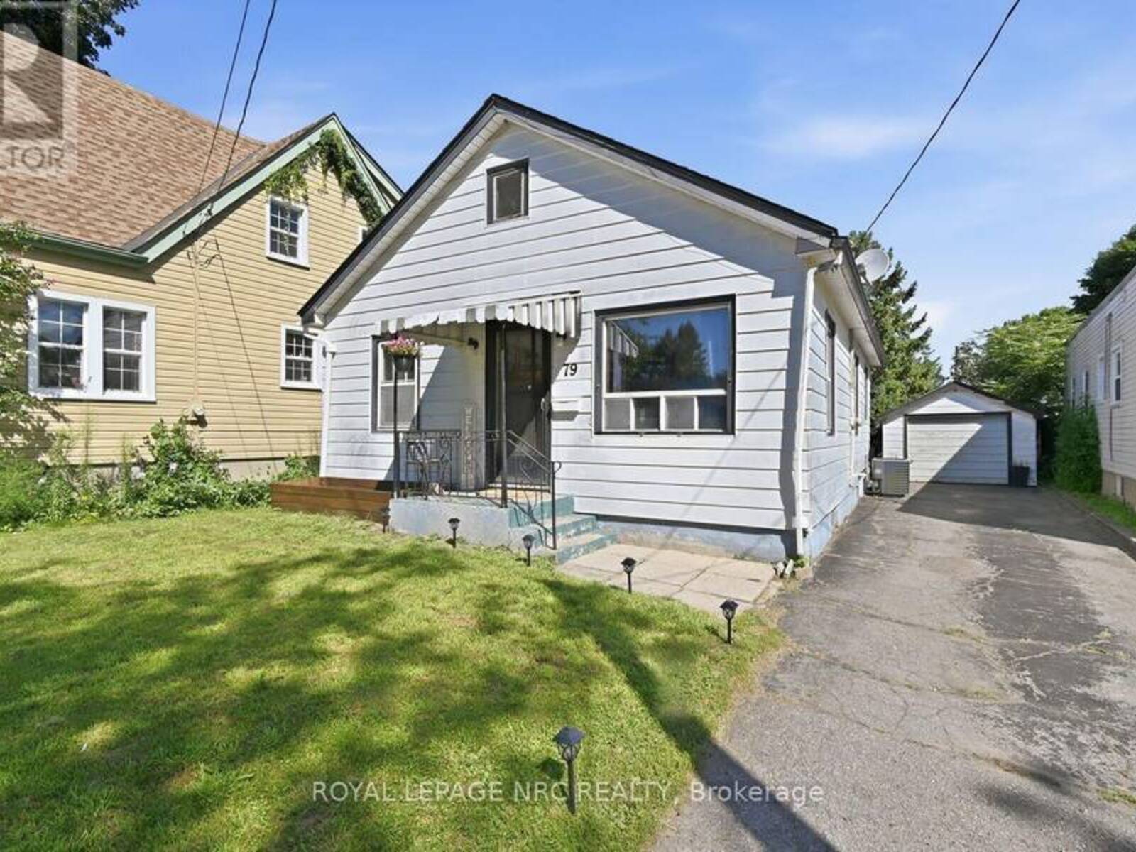 79 CARLTON STREET, St. Catharines, Ontario L2R 1R1