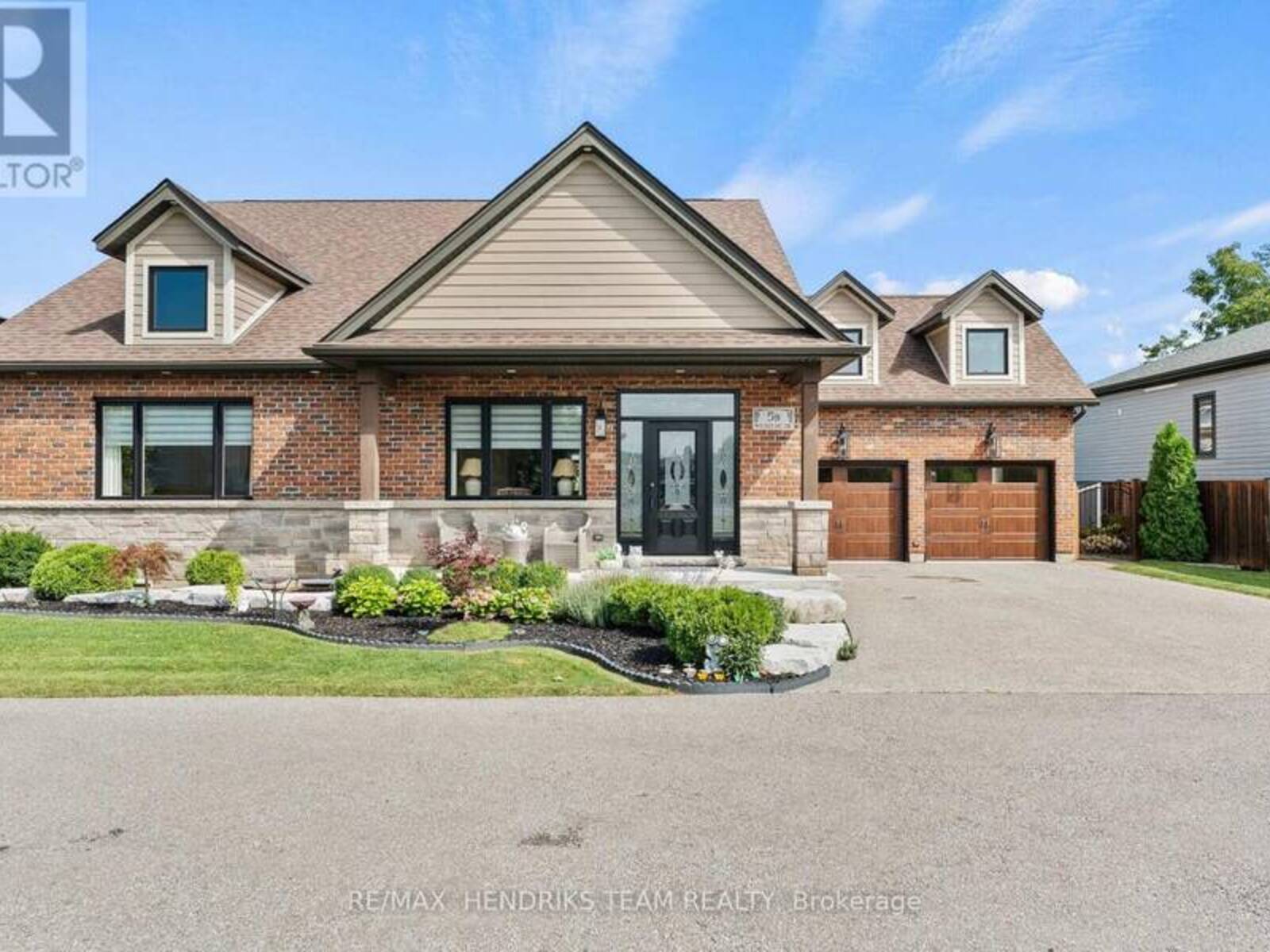 5B WILHOLME DRIVE, St. Catharines, Ontario L2W 1B9
