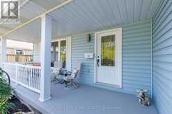 15 FOXHILL CRESCENT | St. Catharines Ontario | Slide Image Three