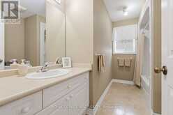 73 ROLLING MEADOWS BOULEVARD | Fonthill Ontario | Slide Image Ten