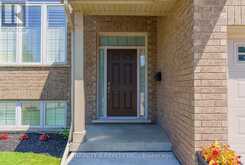 10 SAPPHIRE COURT | St. Catharines Ontario | Slide Image Three