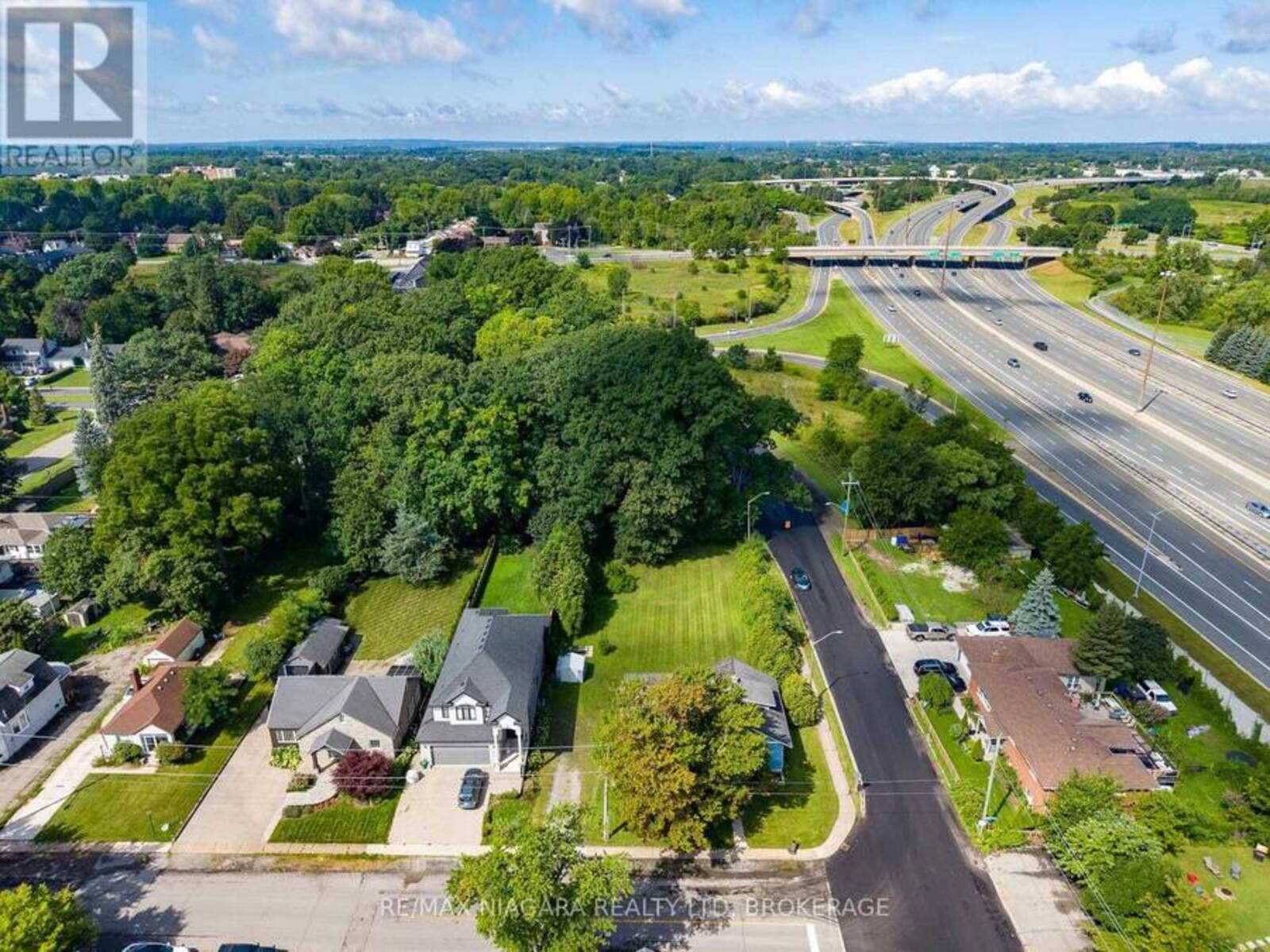 5469 PRINCE EDWARD AVENUE, Niagara Falls, Ontario L2G 5H7