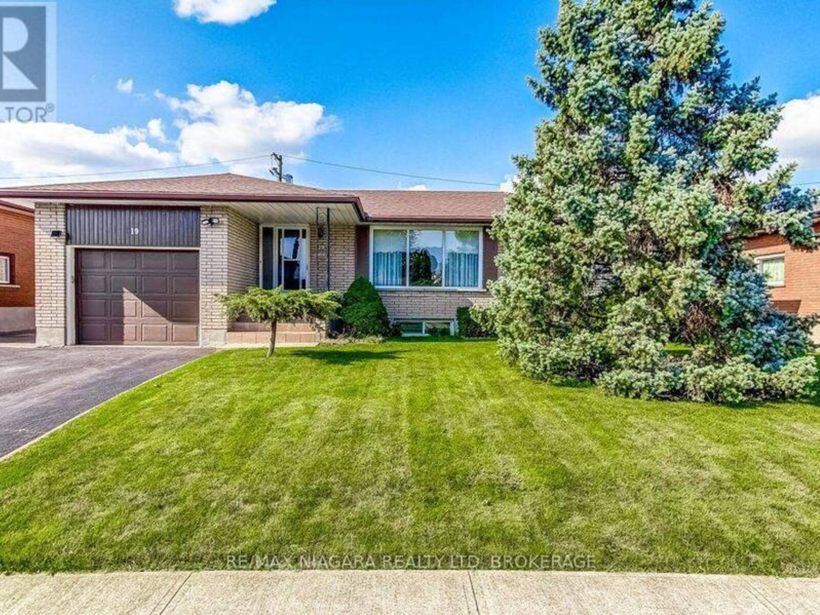 19 EASTDALE CRESCENT, Welland, Ontario L3B 1E6