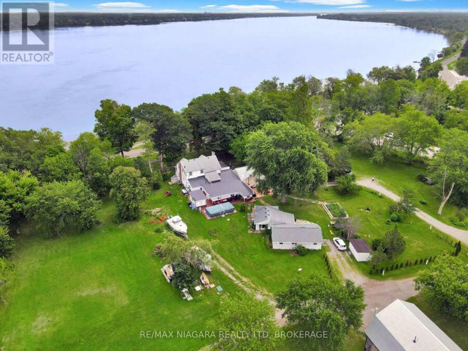 13693 NIAGARA RIVER PARKWAY, Niagara Falls, Ontario L2E 6S6