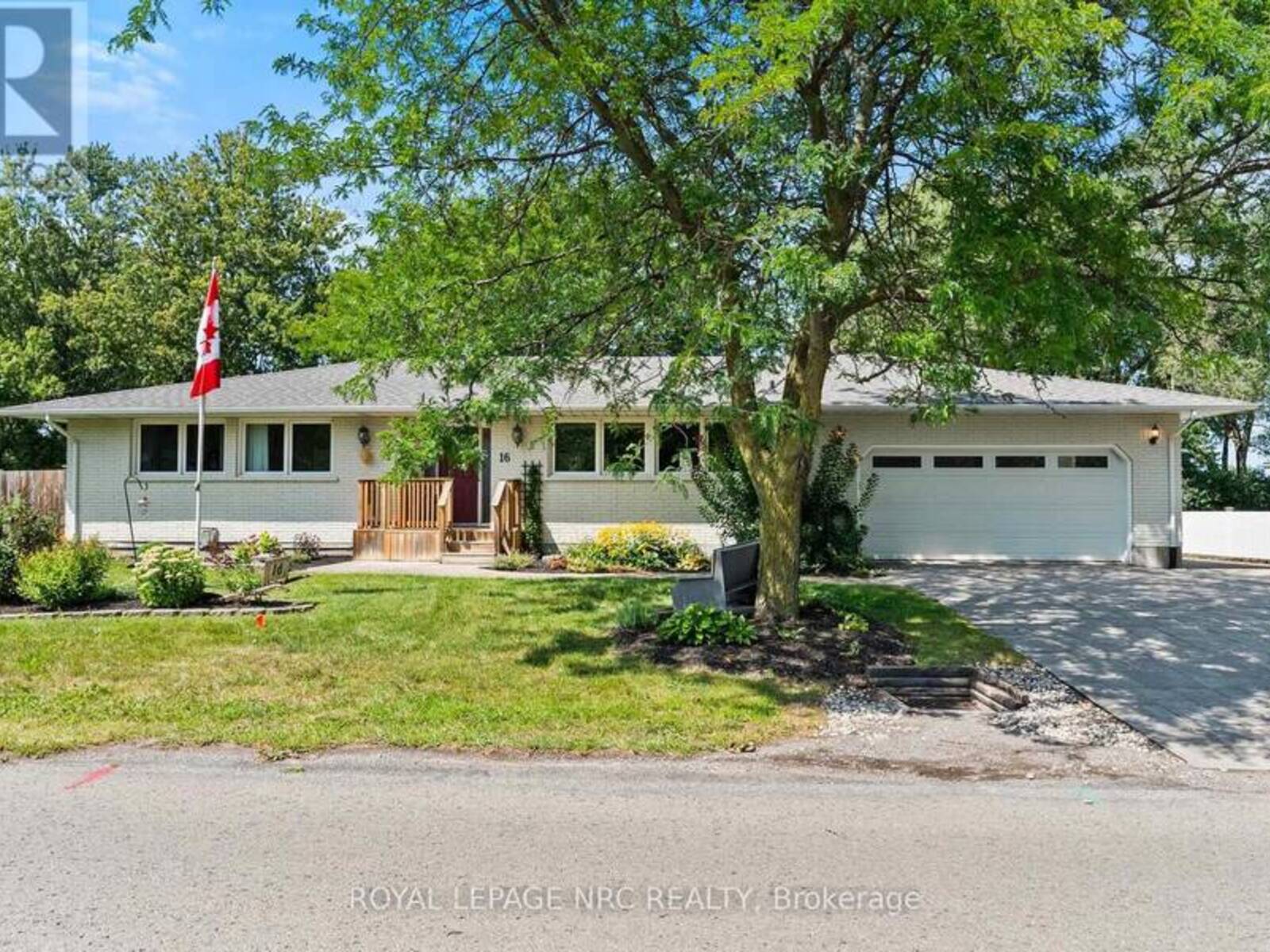 16 DUMFRIES STREET, Niagara-on-the-Lake, Ontario L0S 1L0