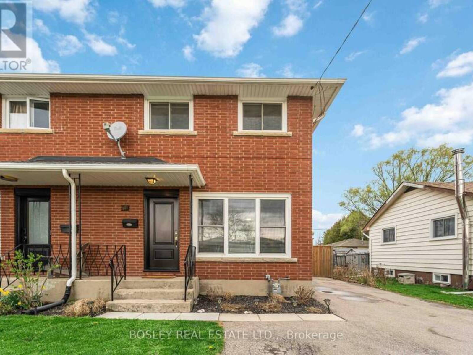 75 WILDWOOD ROAD, St. Catharines, Ontario L2M 1E1