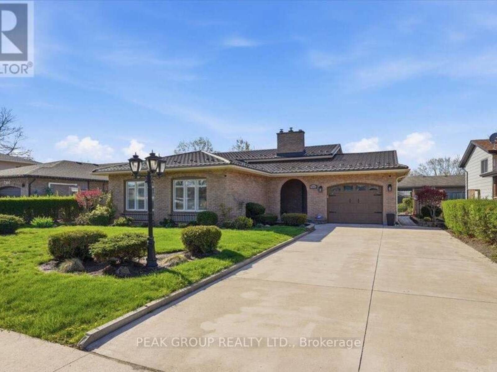 7402 WESTFIELD DRIVE, Niagara Falls, Ontario L2J 3V8