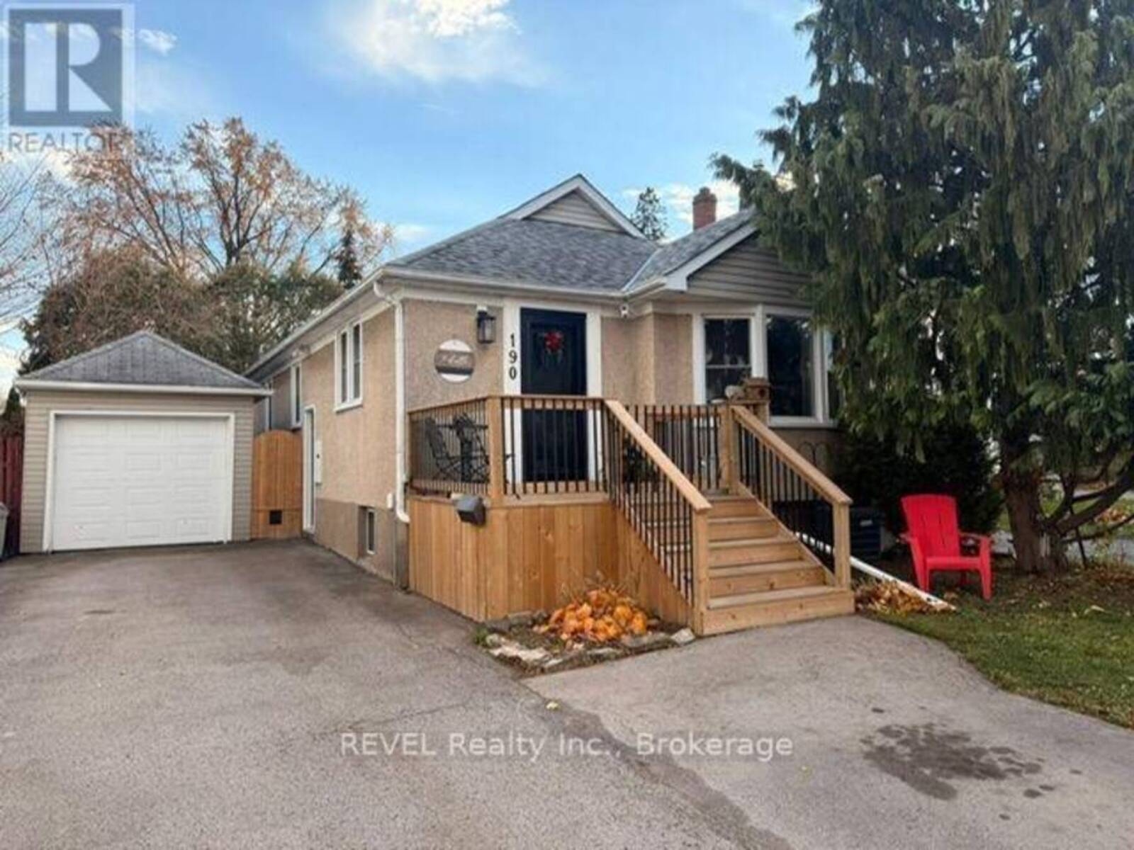 190 CARLTON STREET, St. Catharines, Ontario L2R 1S4