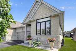 22 BORDEN TRAIL | Welland Ontario | Slide Image Two