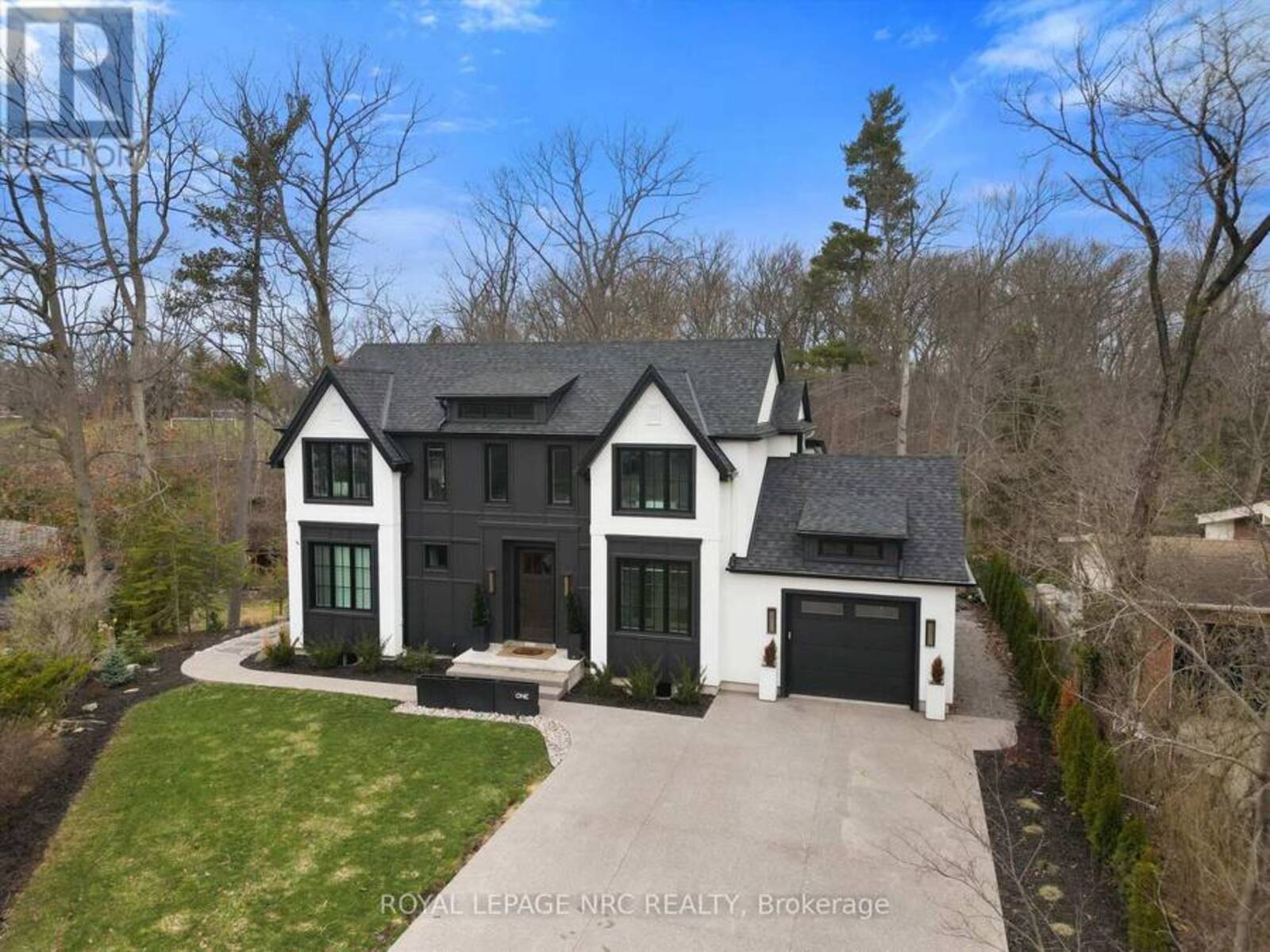 1 BRIARFIELD CRESCENT, St. Catharines, Ontario L2T 3T4