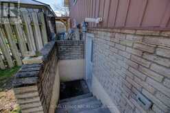 8 KERWIN GATE | St. Catharines Ontario | Slide Image Thirty-two
