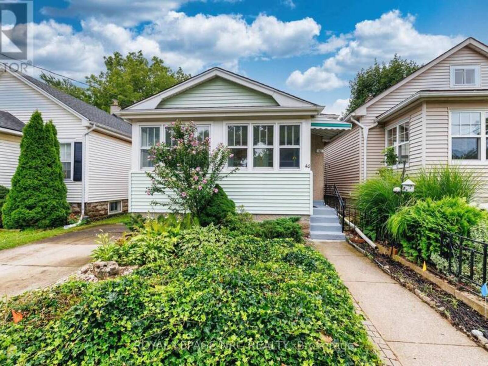40 ST. PATRICK STREET, St. Catharines, Ontario L2R 1K1