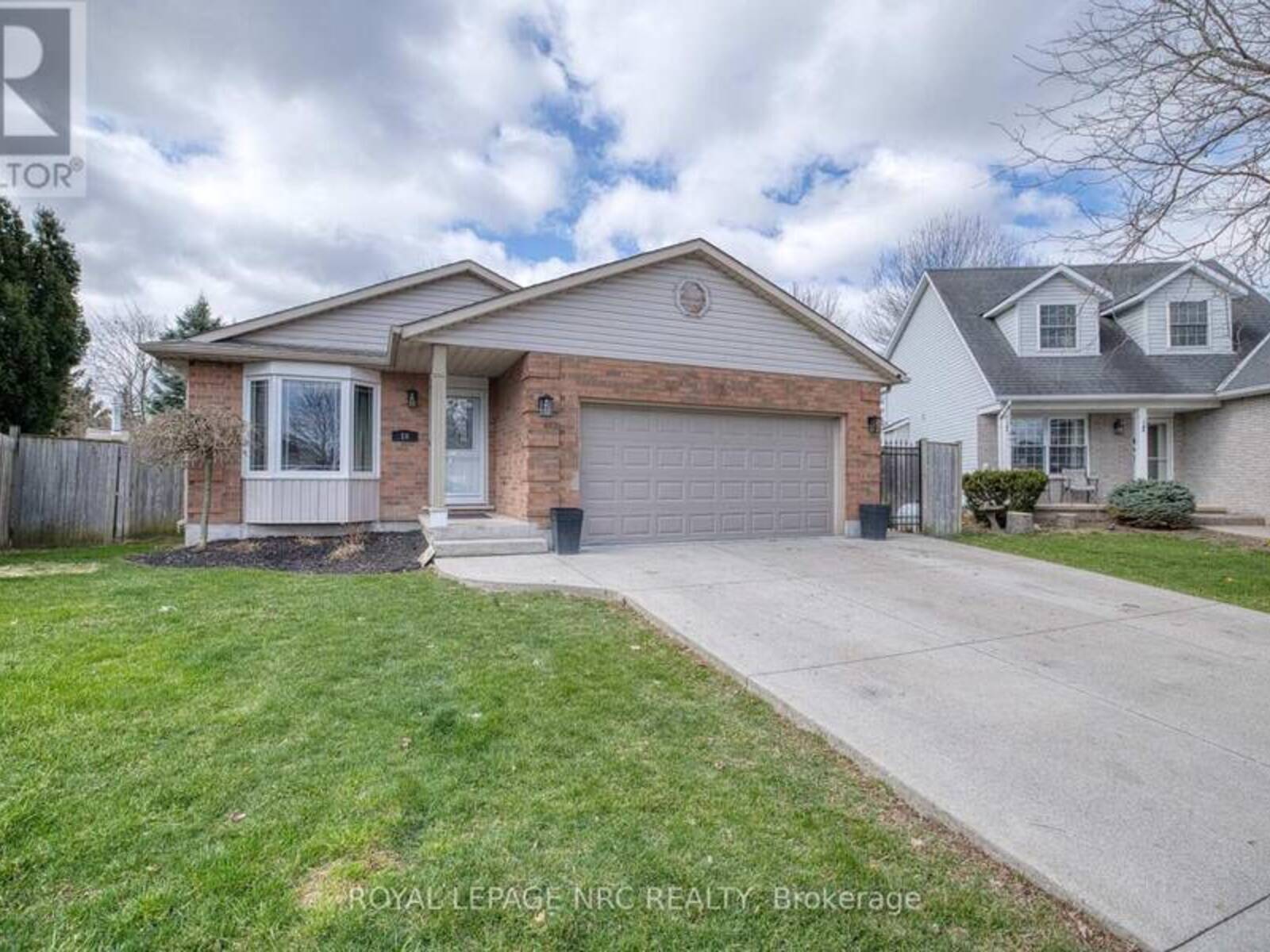 16 LEONARD DRIVE, St. Catharines, Ontario L2S 3V2