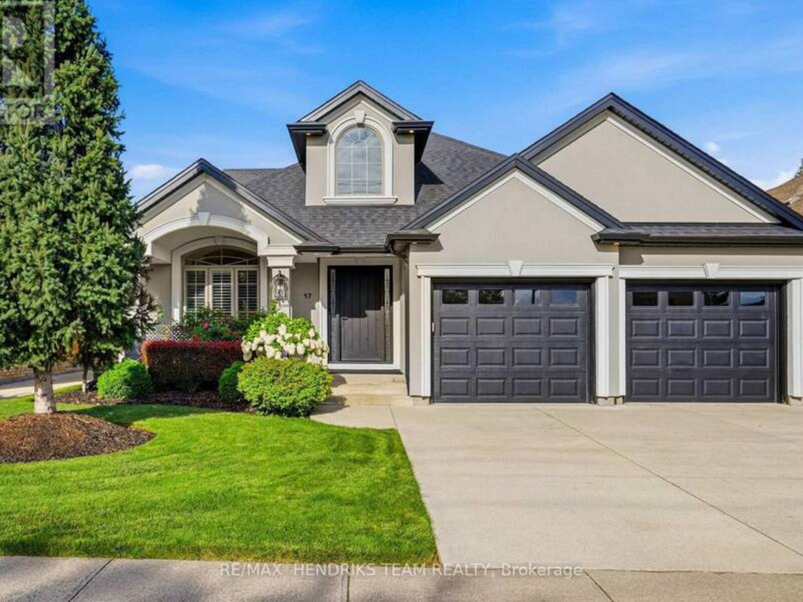 17 FIRST STREET LOUTH, St. Catharines, Ontario L2W 1C7
