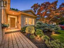 10 STONEGATE PLACE | Fonthill Ontario | Slide Image Two