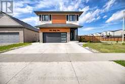8961 EMILY BOULEVARD | Niagara Falls Ontario | Slide Image Two