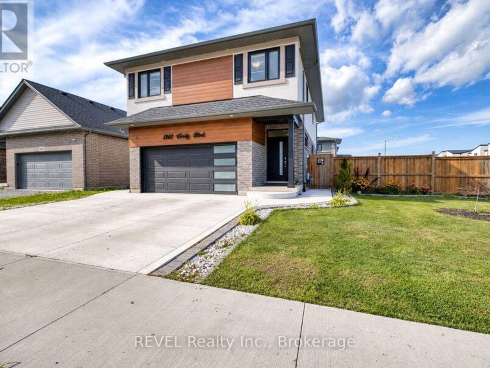 8961 EMILY BOULEVARD, Niagara Falls, Ontario L2H 3T1