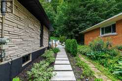 180 WOODSIDE DRIVE | St. Catharines Ontario | Slide Image Three