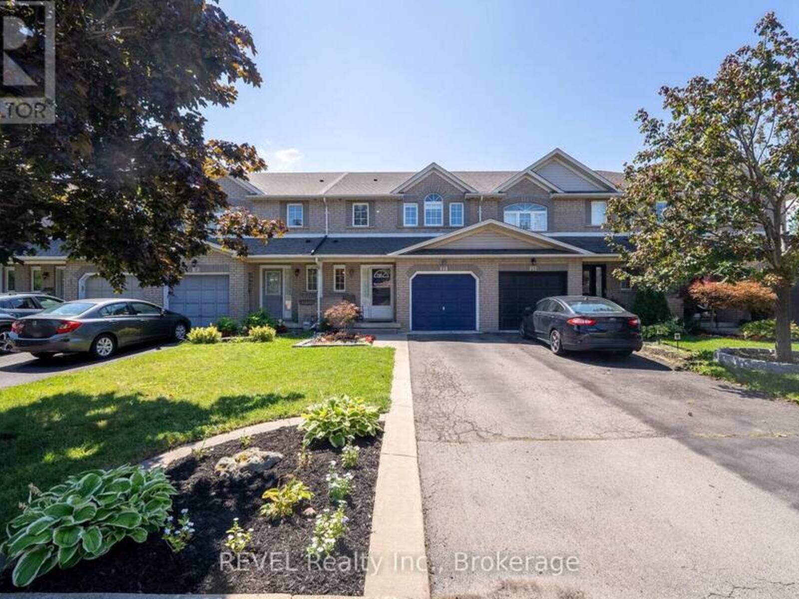 11 ELDERBERRY AVENUE, Grimsby, Ontario L3M 5M9