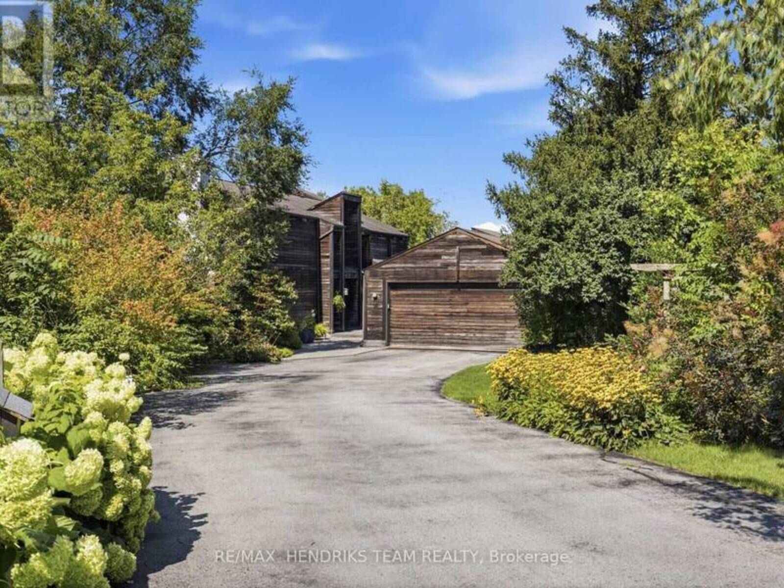 10 VERGORDA CIRCLE, St. Catharines, Ontario L2T 2P2