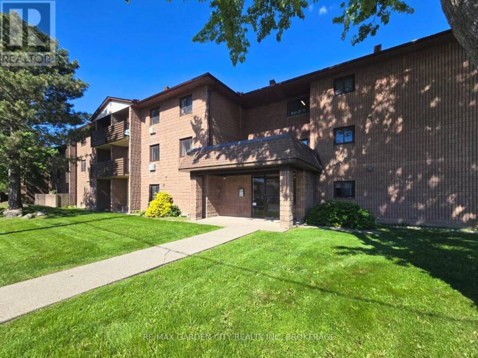 211 - 72 MAIN STREET E, Port Colborne, Ontario L3K 5Z8