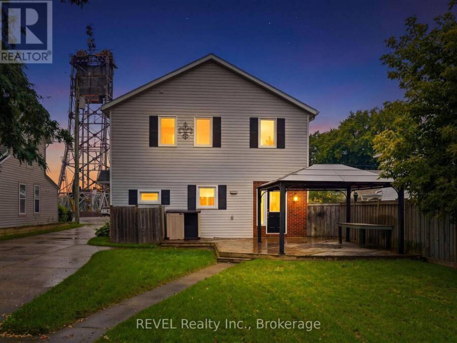 2324 CENTRE STREET, Thorold, Ontario L0S 1A0