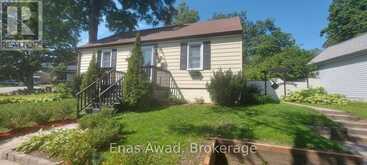 8 LAVALLEE CRESCENT | Orillia Ontario | Slide Image Two