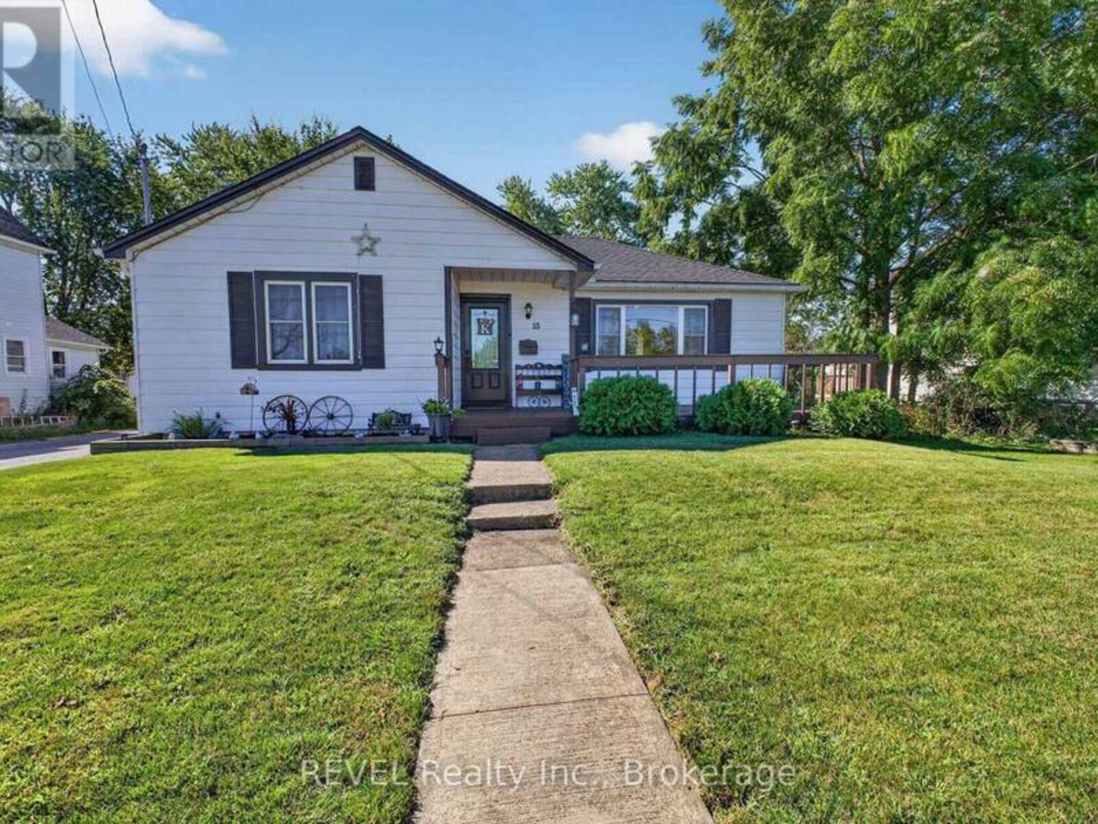 33 LEWIS STREET, Fort Erie, Ontario L2A 2P8