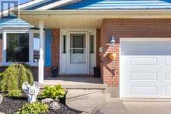 27 ANDREA DRIVE | St. Catharines Ontario | Slide Image Three