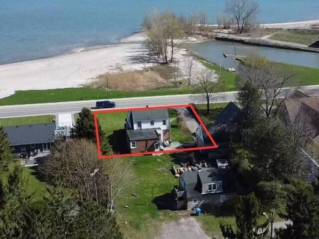 19 LAKESHORE ROAD Port Colborne Ontario, L3K 2S2 - 2 Bedrooms Waterfront Home For sale