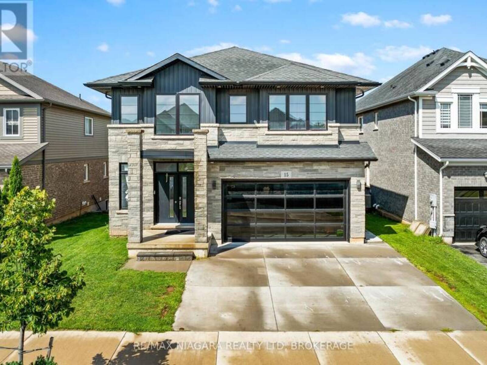15 MYRTLE STREET, Fonthill, Ontario L3B 5N5