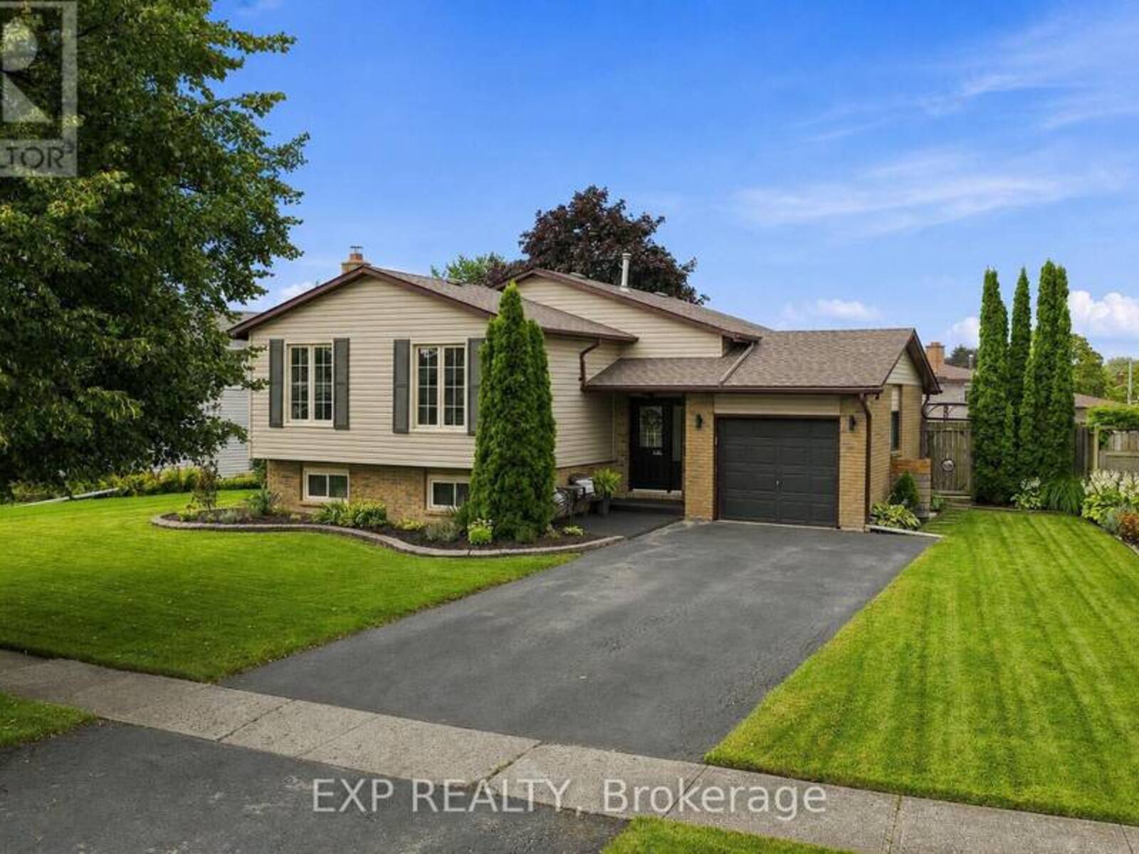 72 ACADIA DRIVE, Welland, Ontario L3C 6L6
