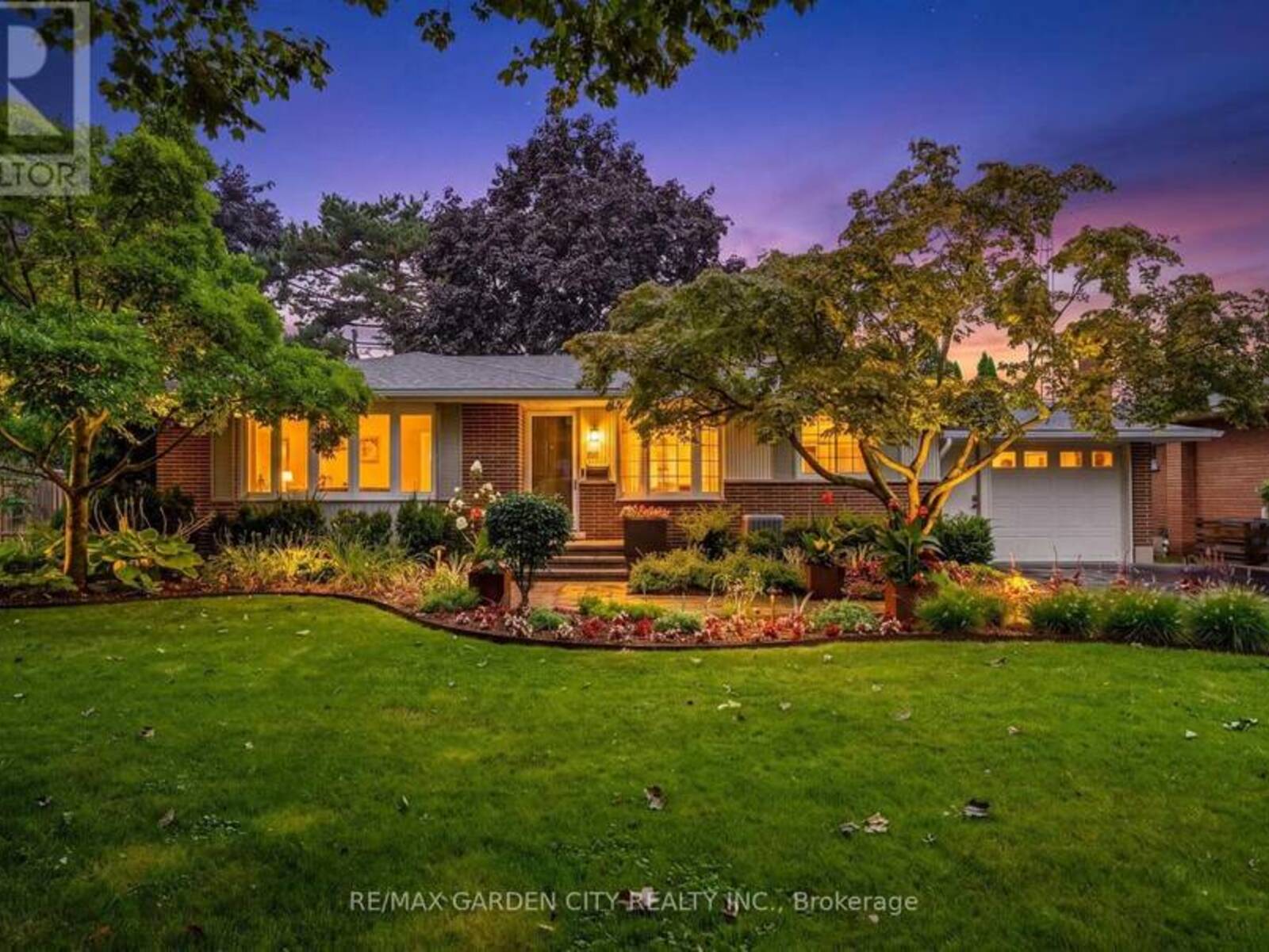 13 PRESTON DRIVE, St. Catharines, Ontario L2M 1X4