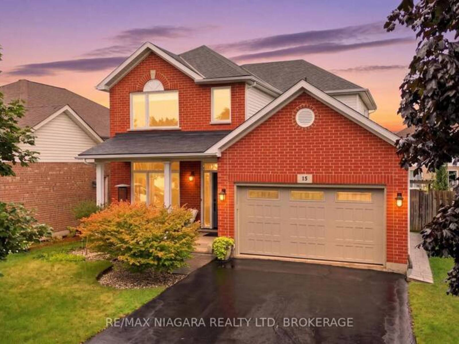 15 COZOCAR CRESCENT, St. Catharines, Ontario L2S 3Y5