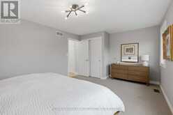 15 COZOCAR CRESCENT | St. Catharines Ontario | Slide Image Five