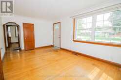 28 MARSHALL AVENUE | Welland Ontario | Slide Image Thirteen