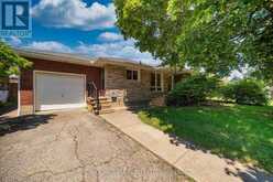 15 SPRINGBANK DRIVE | St. Catharines Ontario | Slide Image Three